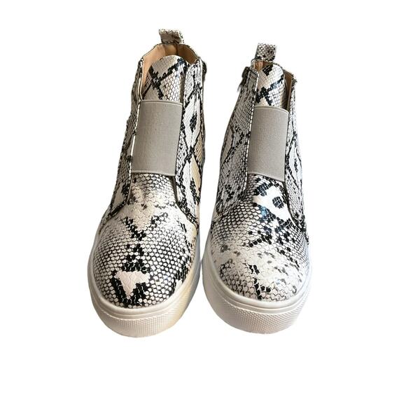 New Sneaker Boots Womens Black 7.5M Snake Print GLADY Waterproof Ankle Zip - Picture 10 of 16